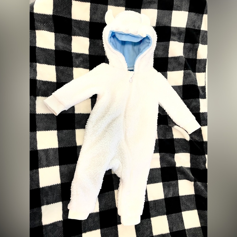 Yeti winter warm zip up Baby size 6-12 months Costume onesie pajamas